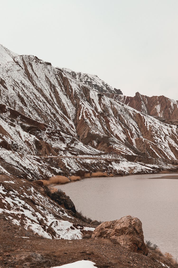 resfriado nieve paisaje agua