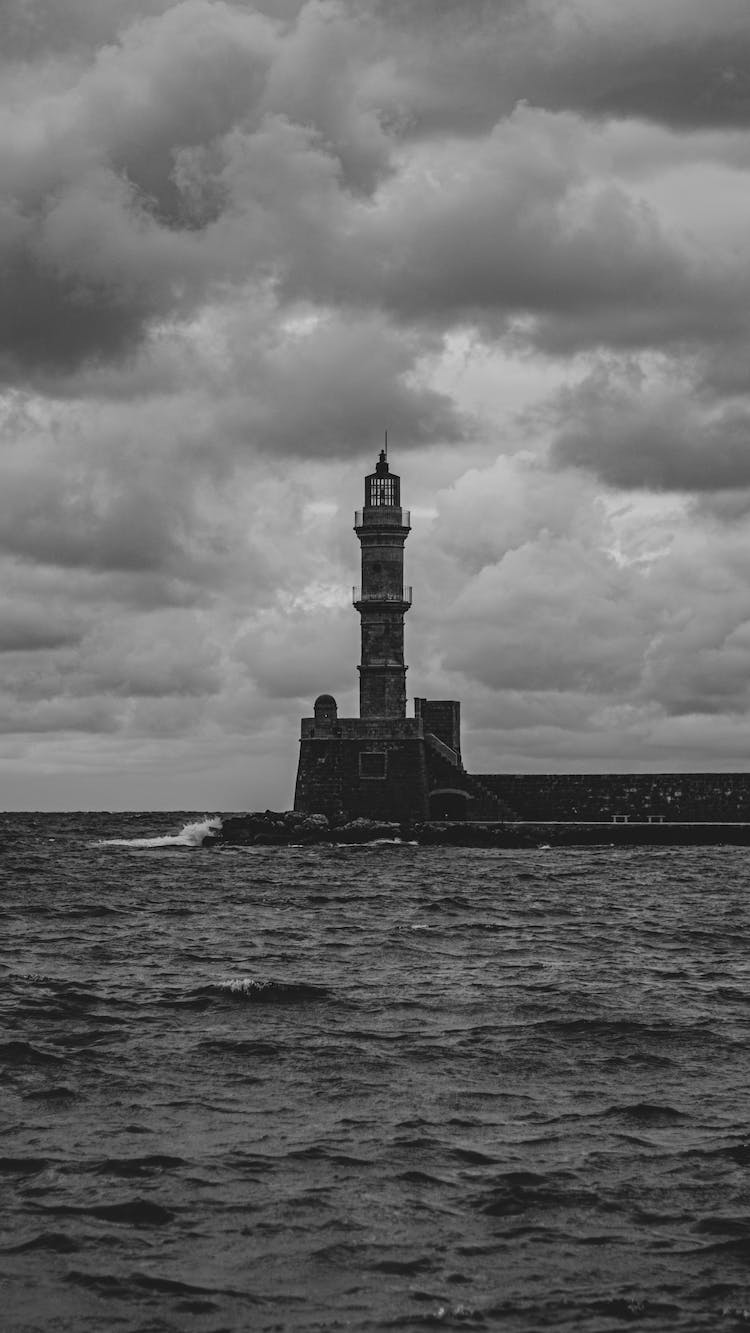 mar blanco y negro direccion faro