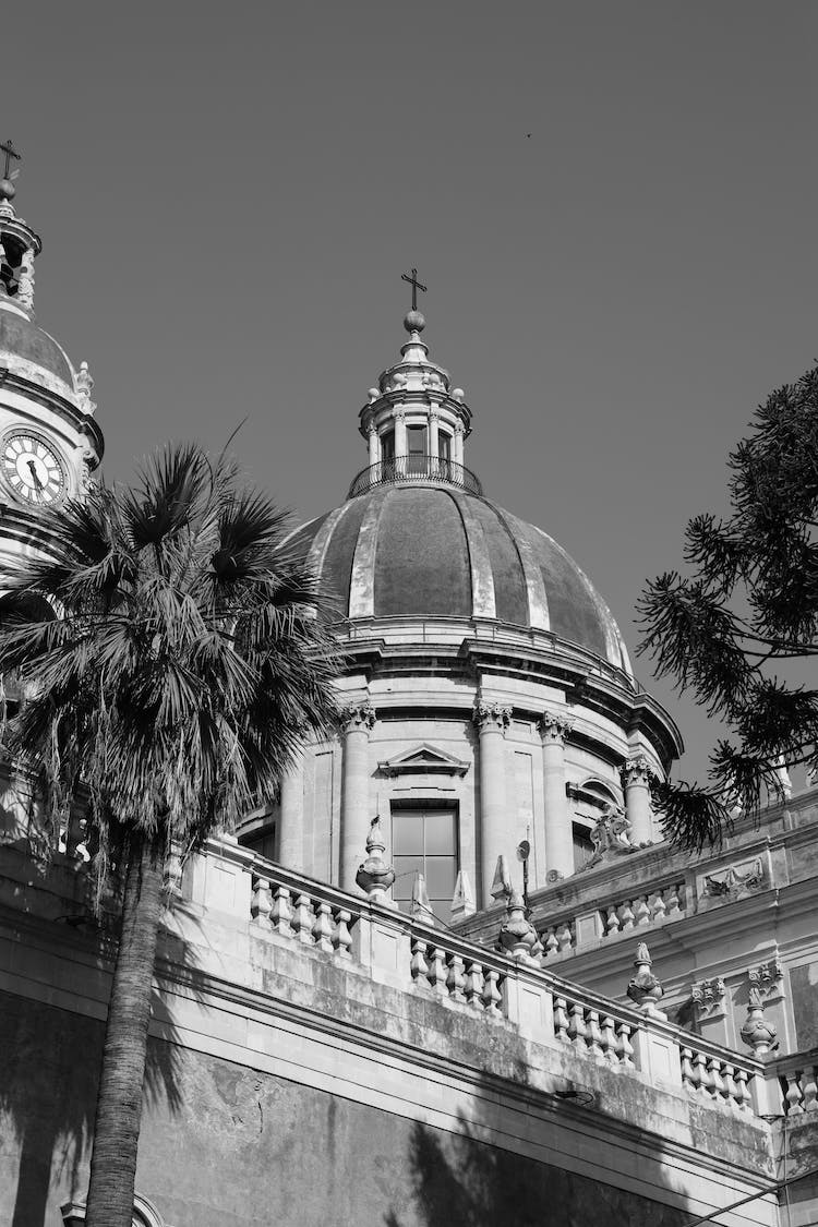 blanco y negro religion catedral cupula