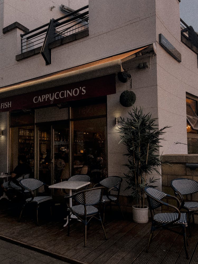 restaurante edificio cafeteria mesas