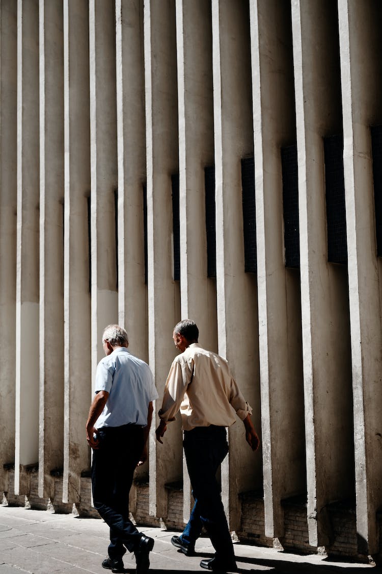 caminando hombres acera vintage