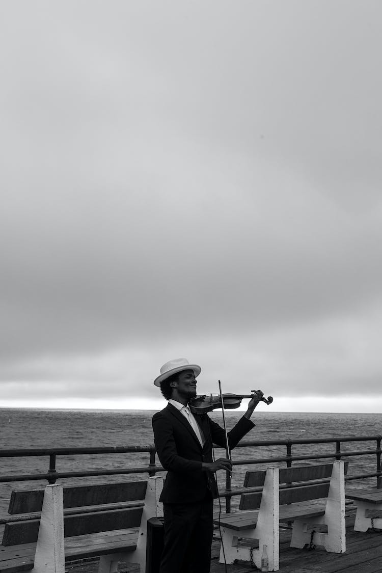 blanco y negro hombre persona nublado