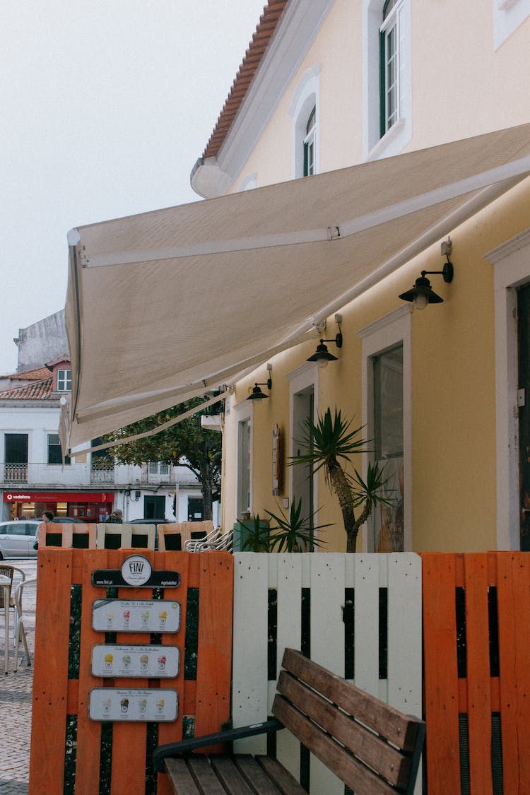 edificio tono cubrir toldo