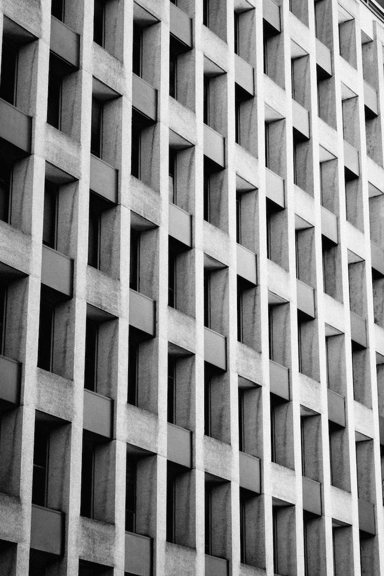 blanco y negro monocromo edificio de concreto exterior del edificio