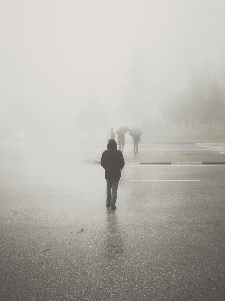 resfriado persona niebla chaqueta