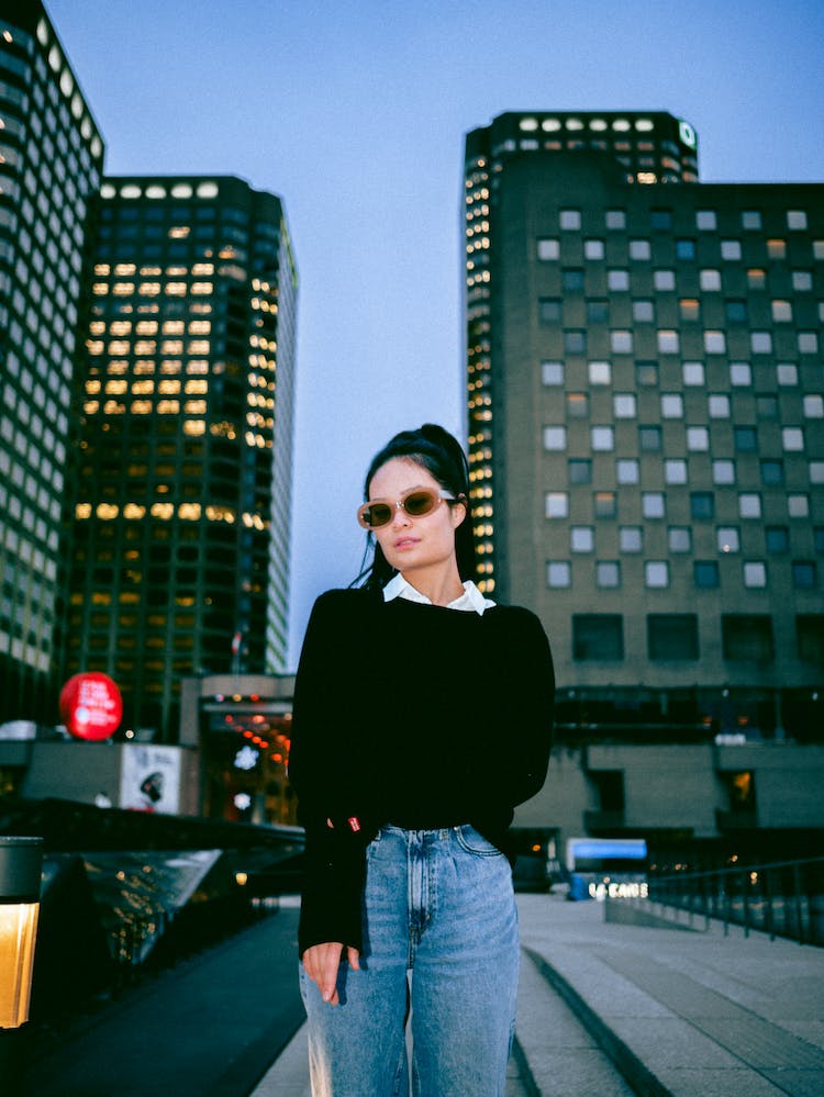 ciudad gafas de sol mujer edificios