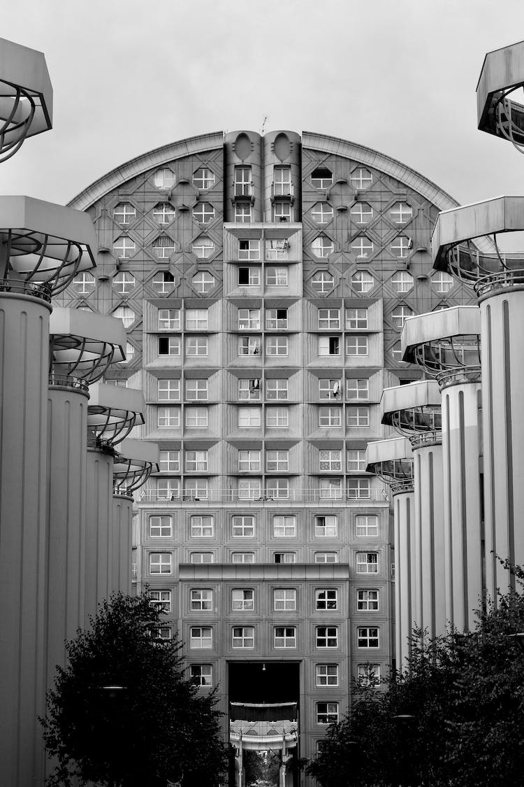 blanco y negro edificio modelo hormigon